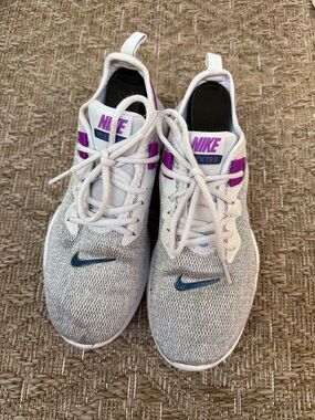 Women’s Nike Flex TR9 Size 6
